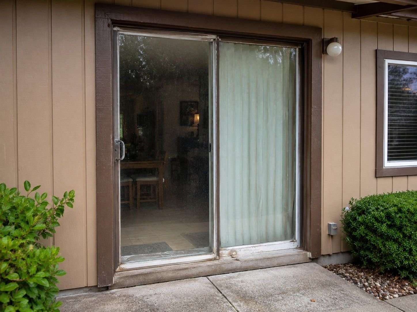 patio-door-before patio-door-before